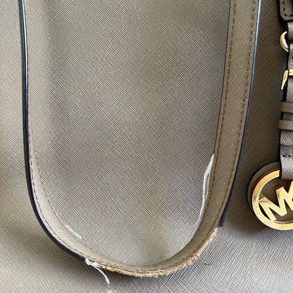Michael Kors Purse - Picture 4 of 8